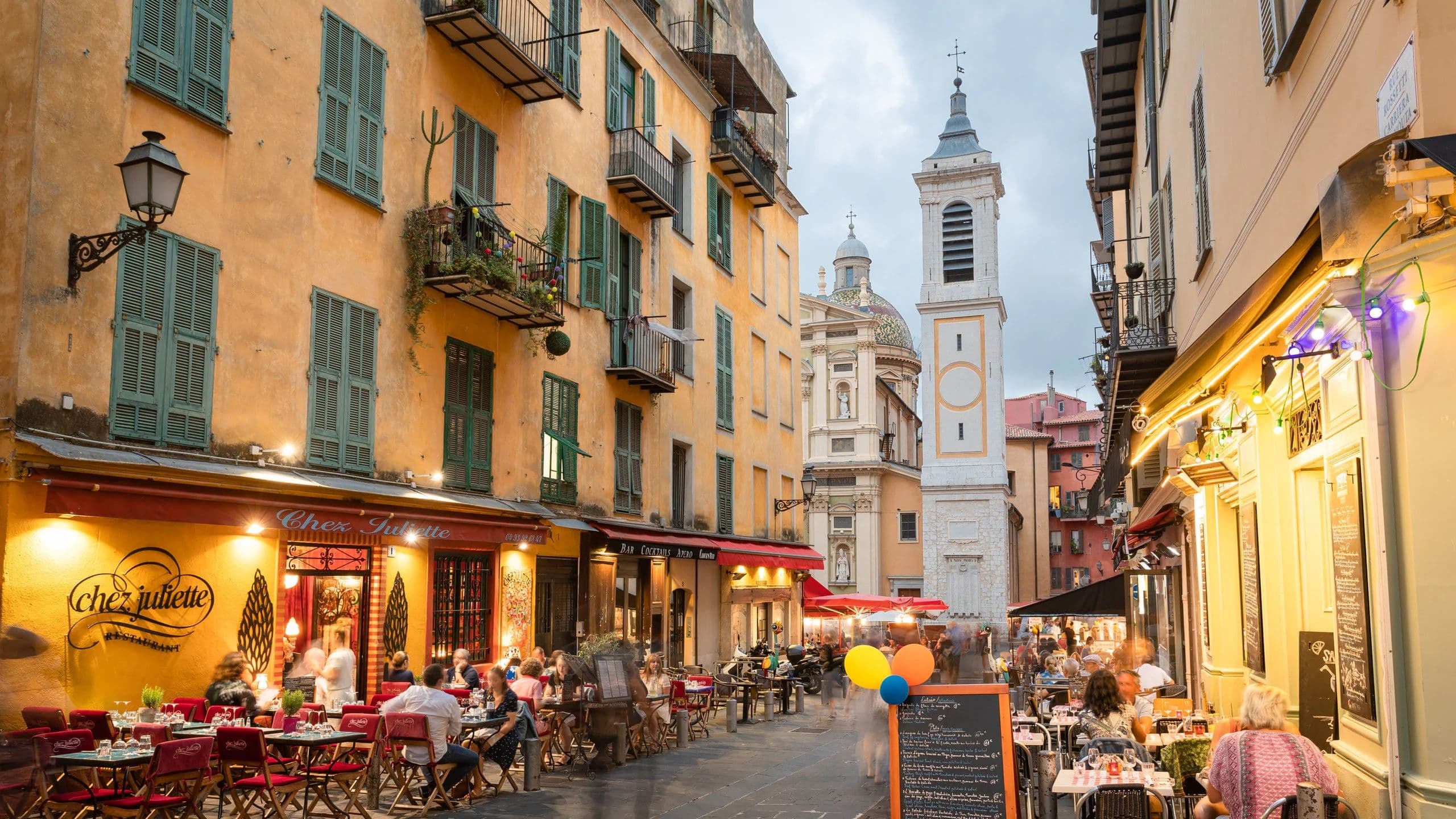 oldtown and restaurants in the evening
